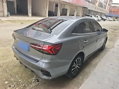 Roewe i5