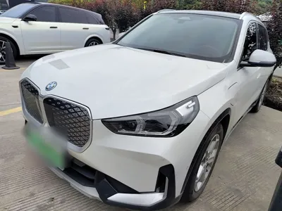 BMW iX1
