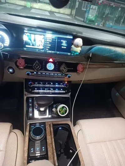 Genesis EQ900