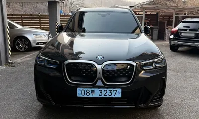 BMW iX3