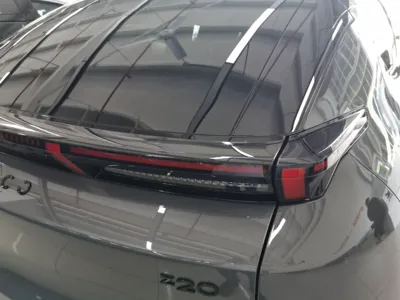 Lynk & Co Z20