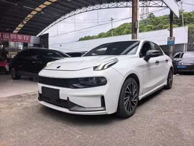 Lynk & Co 03