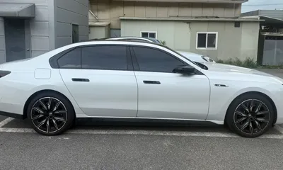 BMW i7