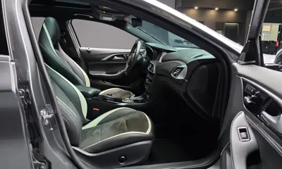 Infiniti Q30