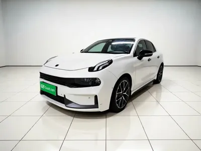 Lynk & Co 03