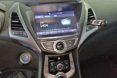 Hyundai Elantra (5th Generation