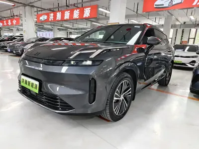 Lynk & Co 08 EM-P