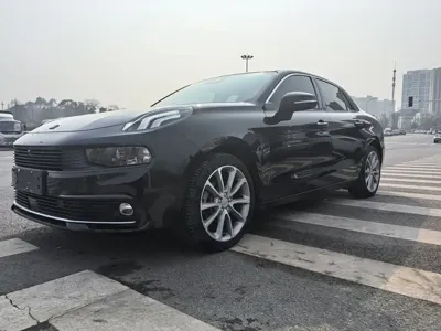 Lynk & Co 03