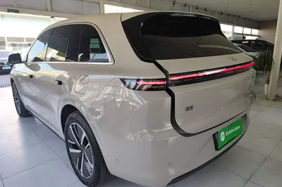 Li Auto L6