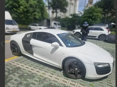 Audi R8