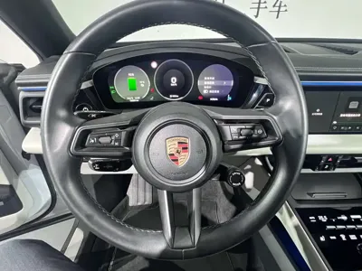 Porsche Macan EV