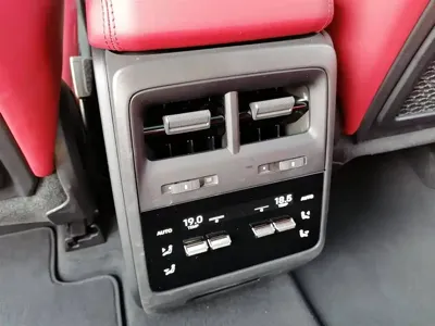 Porsche Macan EV
