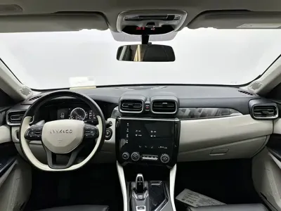 Lynk & Co 02