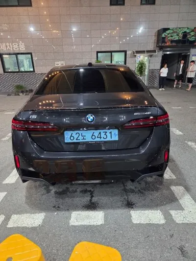 BMW i5
