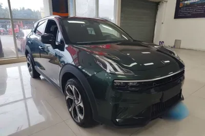 Lynk & Co 06