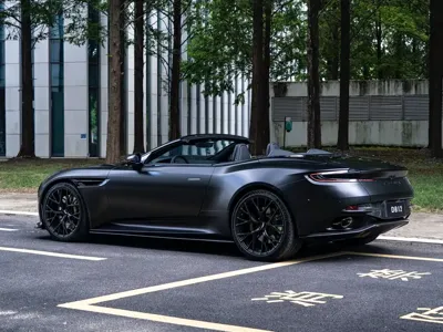 Aston Martin DB12