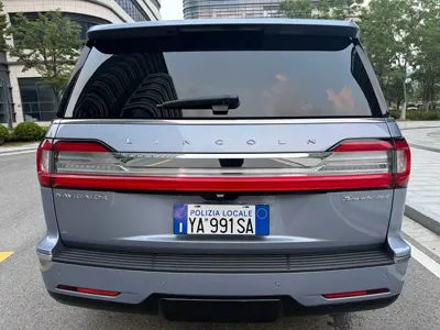 Lincoln Navigator