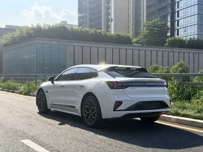 Zeekr 001