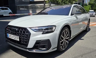 Audi S8