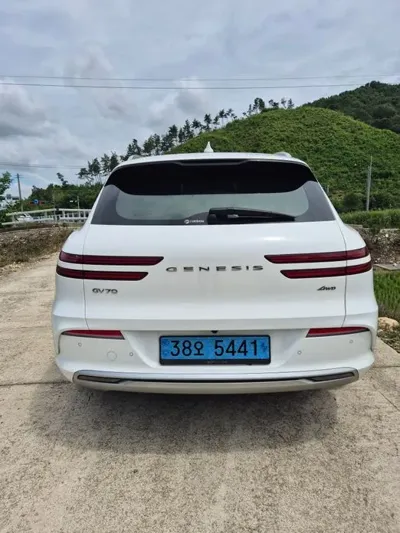 Genesis GV70