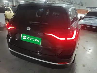 Nio ES8