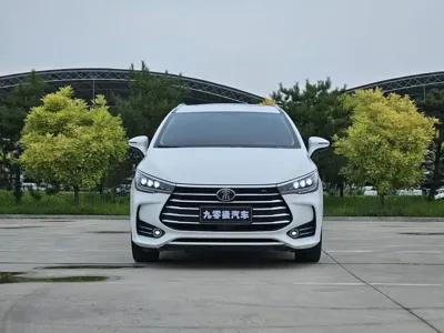 BYD MAX