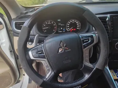Mitsubishi Pajero (Import)