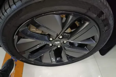 Li Auto L9