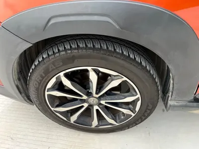 Venucia T70