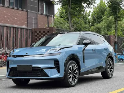 Lynk & Co 08 EM-P