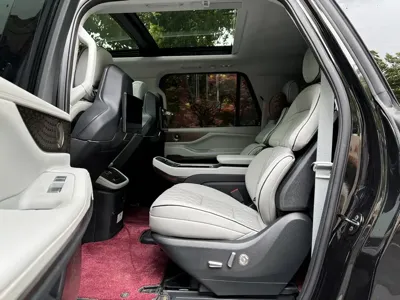 Lincoln Navigator