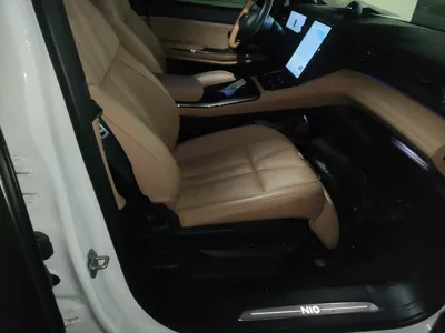 Nio ES8