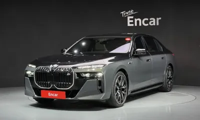 BMW i7