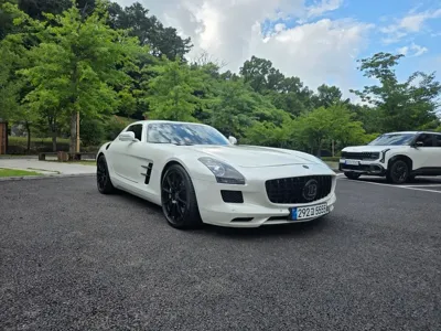 Mercedes-Benz SLS AMG