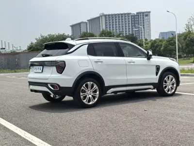 Lynk & Co 01