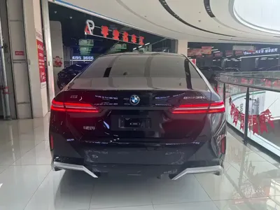 BMW i5