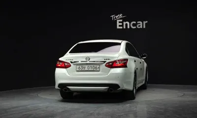 Nissan Altima