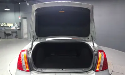 Kia Opirus