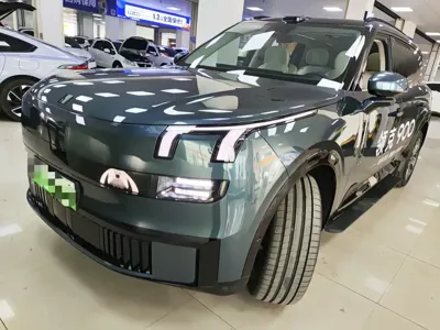 Lynk & Co 领克900