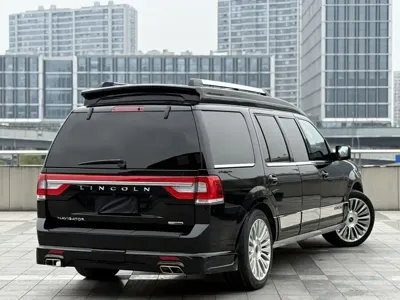Lincoln Navigator