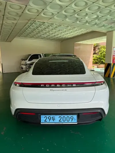 Porsche Taycan