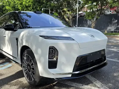 Nio ES8