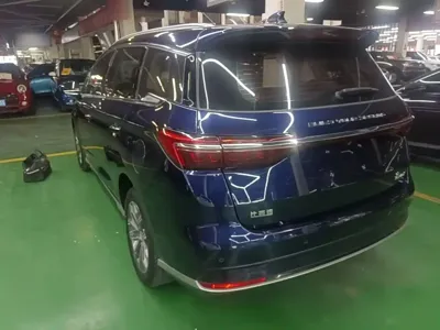 BYD MAX