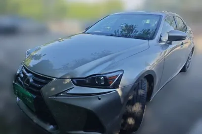 Lexus IS