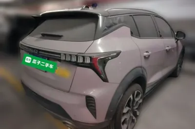 Lynk & Co 06