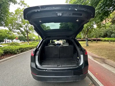 Nio ES8