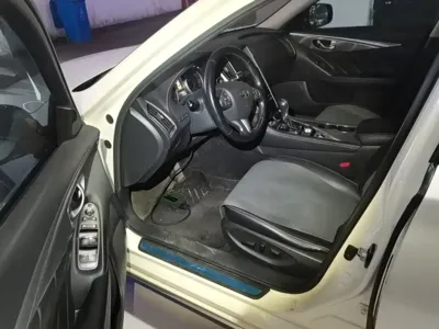 Infiniti Q50L