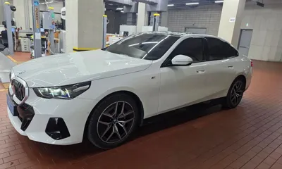 BMW i5