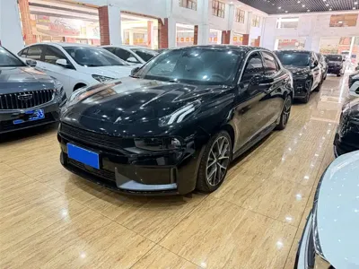 Lynk & Co 03