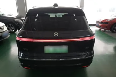Nio ES8